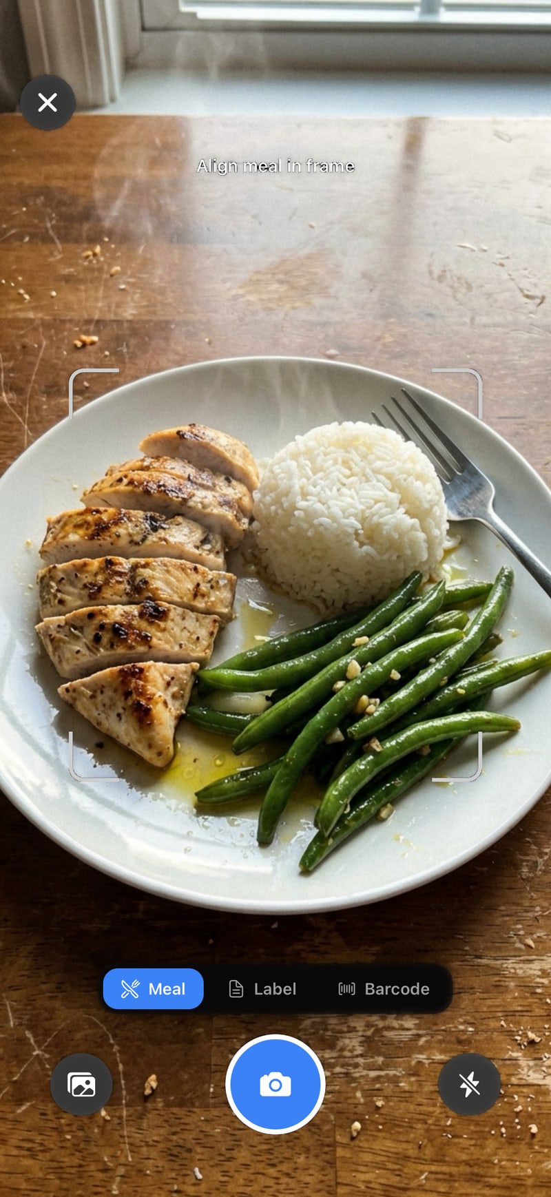 The Glycemic Snap camera framing a plate of grilled chicken, white rice and green beans, with Meal, Label and Barcode modes